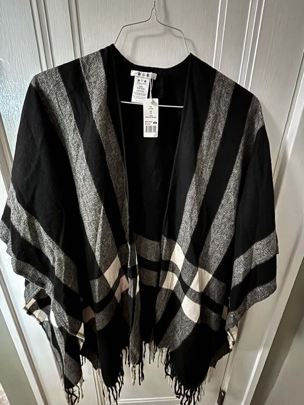 Three Dots Erin Plaid Black One Size Poncho Wrap